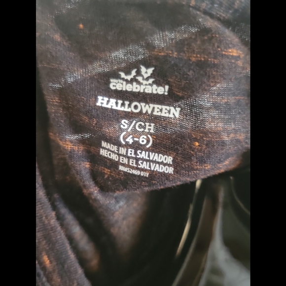 Trick Or Treat Halloween shirt size small - Picture 2 of 4